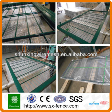 galvanized metal gate (wire mesh style)